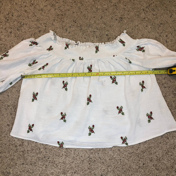 Altar’d State Top Boho Floral Embroidered Off Shoulder Blouse Crop Size Medium - Picture 9 of 10